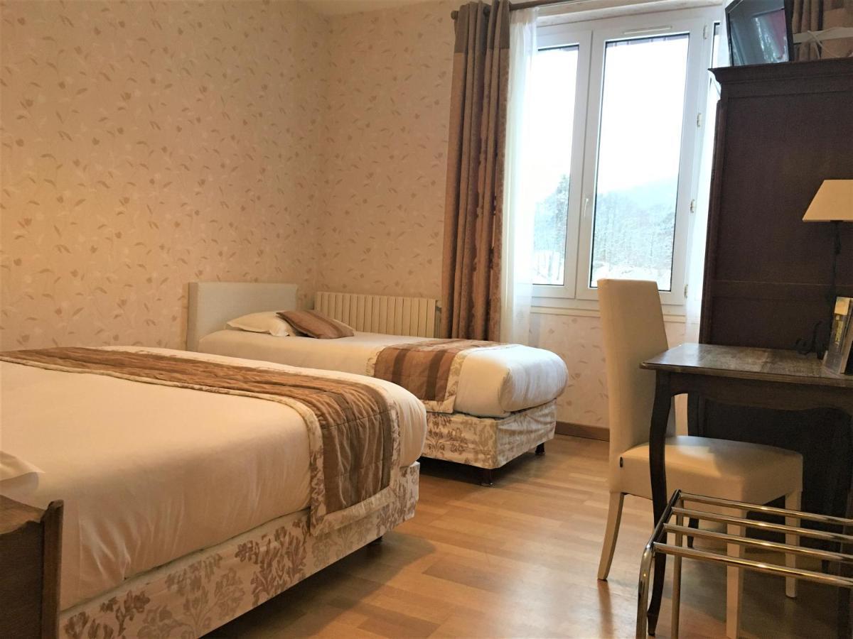 Hotel Restaurant Le Grillon Chambon-sur-Lac Luaran gambar