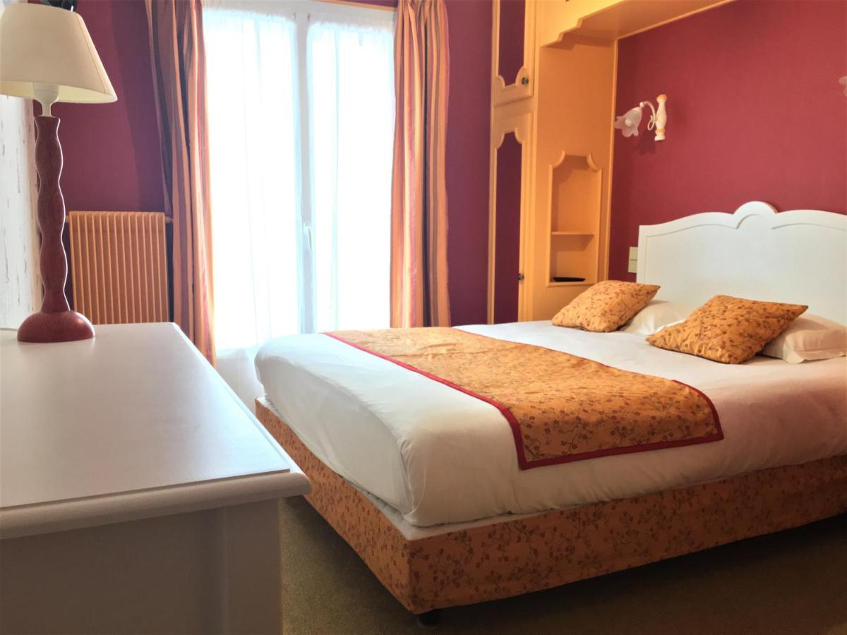 Hotel Restaurant Le Grillon Chambon-sur-Lac Luaran gambar