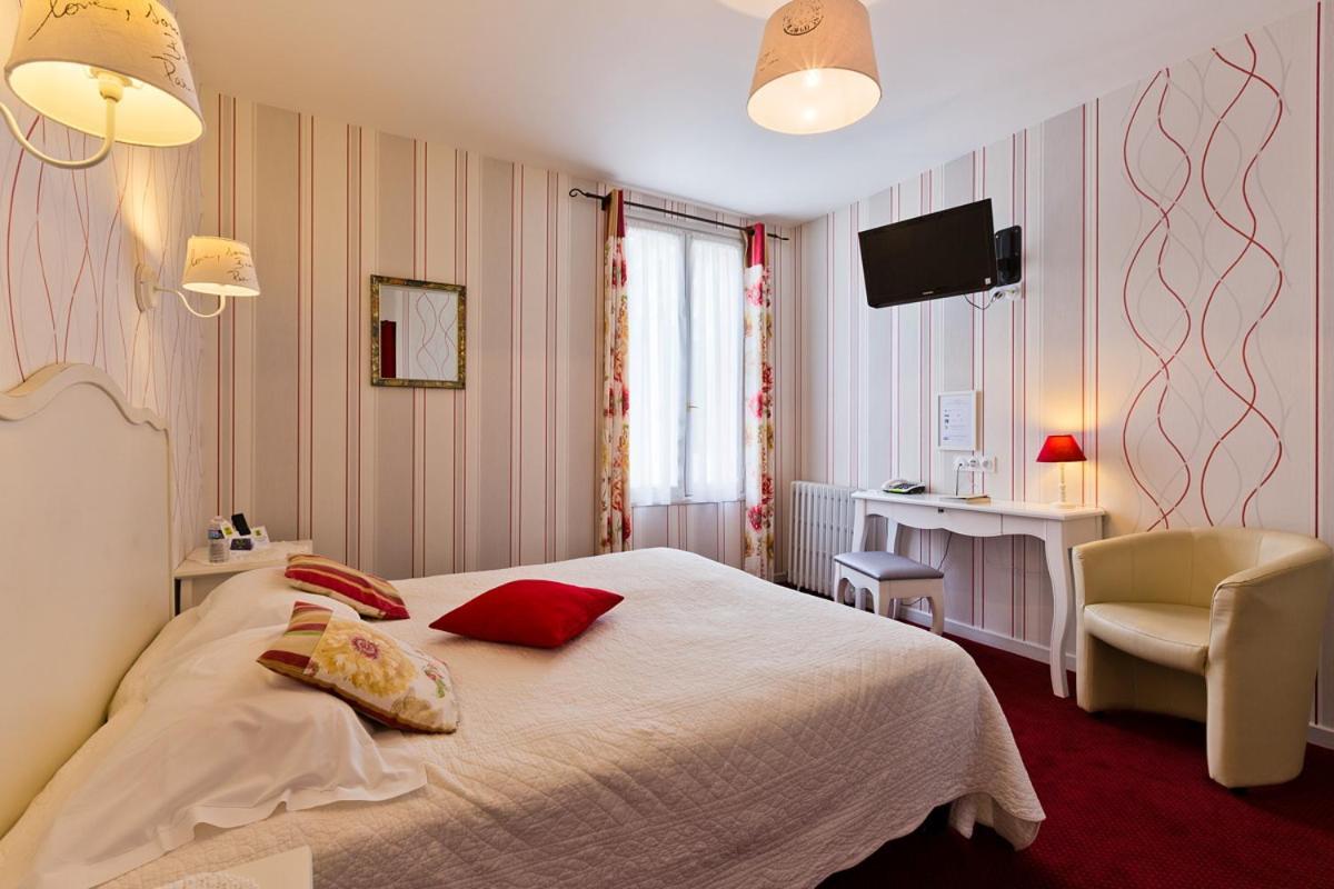 Hotel Restaurant Le Grillon Chambon-sur-Lac Luaran gambar