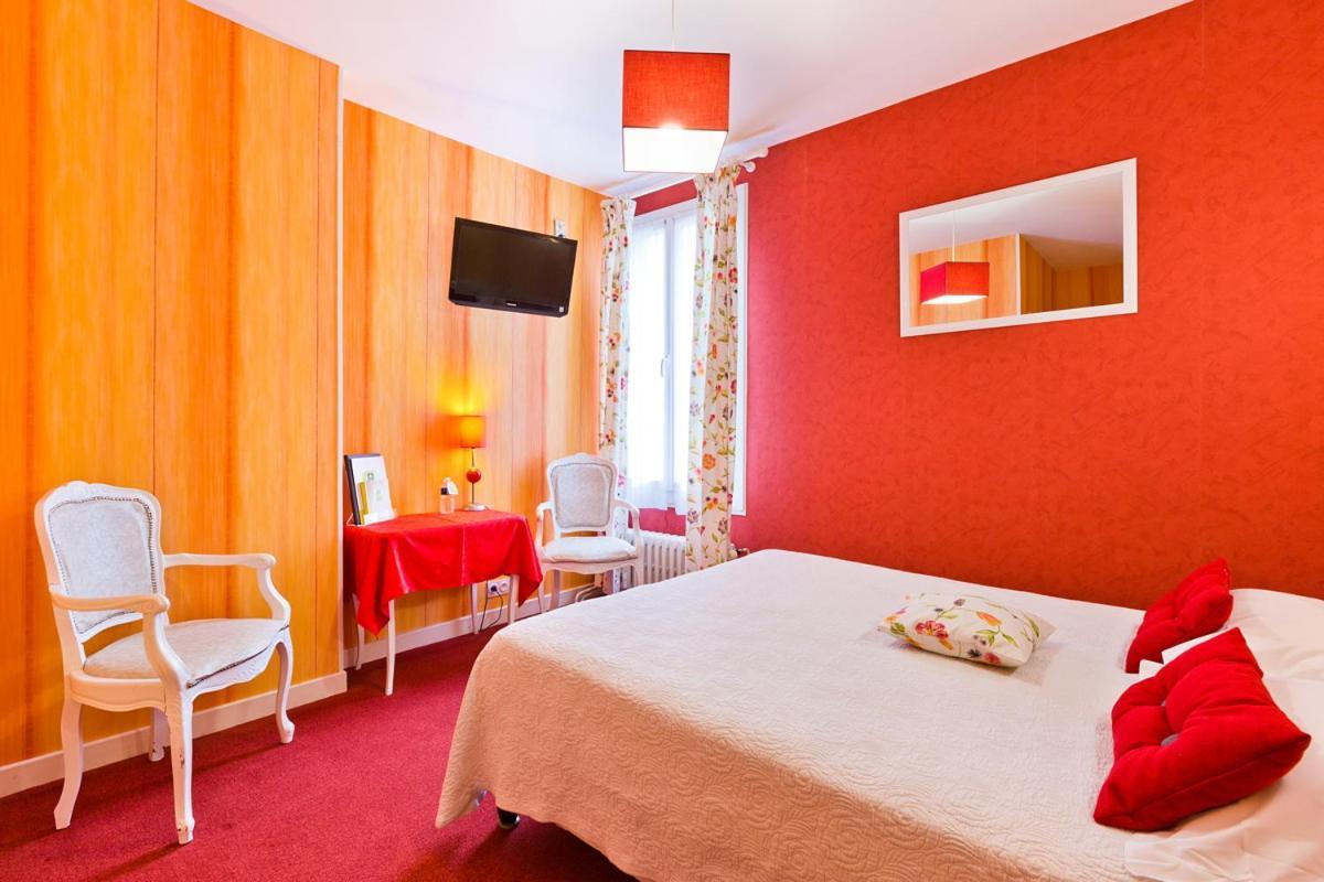 Hotel Restaurant Le Grillon Chambon-sur-Lac Luaran gambar