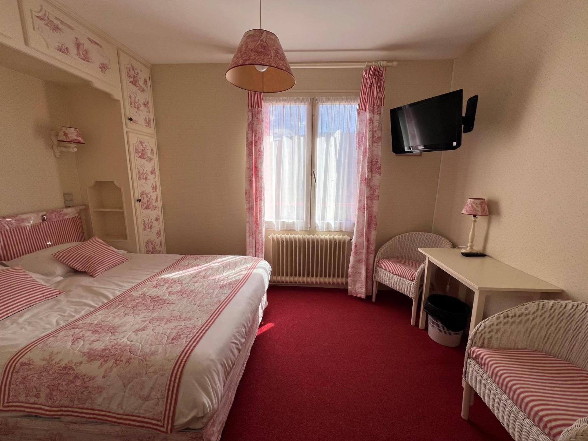 Hotel Restaurant Le Grillon Chambon-sur-Lac Luaran gambar
